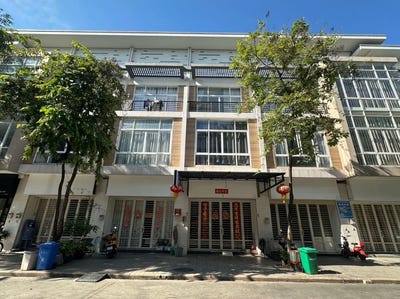 /international/kh/nirouth-chbar-ampov-phnom-penh-360108458415/