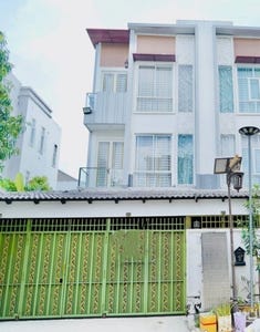 /international/kh/bak-kaeng-chroy-changvar-phnom-penh-360107128514/