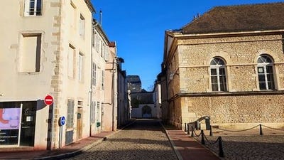 /international/fr/beaune-burgundy-310098893823/?lang=zh-cn