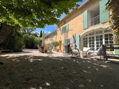 /international/fr/entraigues-sur-la-sorgue-provence-alpes-cote-d-azur-310097958513/?lang=fr