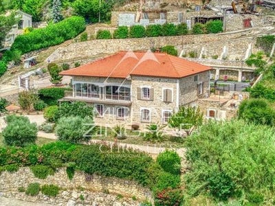 /international/fr/le-tignet-provence-alpes-cote-d-azur-120098360918/?lang=en