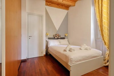 /international/it/alzaia-naviglio-grande-milan-lombardy-310093853790/