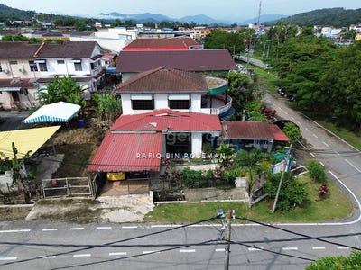 /international/my/6-jalan-kroh-betong-taman-mawar-bersatu-kroh-hulu-perak-perak-370120357392/