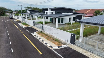 /international/my/jalan-sultan-tengah-kuching-sarawak-370120439468/
