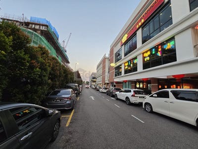 /international/my/kepong-kuala-lumpur-370120480709/