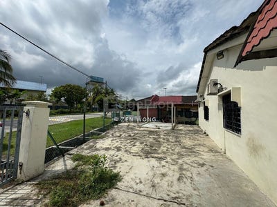 /international/my/jalan-emas-merah-7-taman-emas-merah-pekan-nanas-pekan-nenas-johor-370120545369/