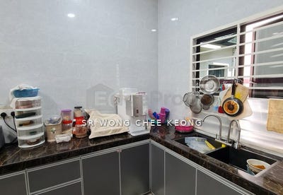 /international/my/jalan-bk-8-bandar-kinrara-puchong-selangor-370120544675/