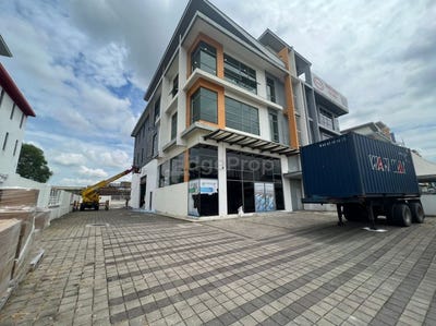 /international/my/jalan-15-23-shah-alam-selangor-370120444771/