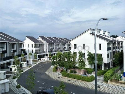/international/my/bangi-selangor-370120350721/