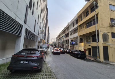 /international/my/petaling-jaya-selangor-370120397878/