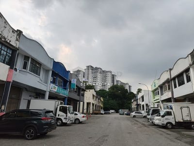 /international/my/kepong-kuala-lumpur-370120398612/