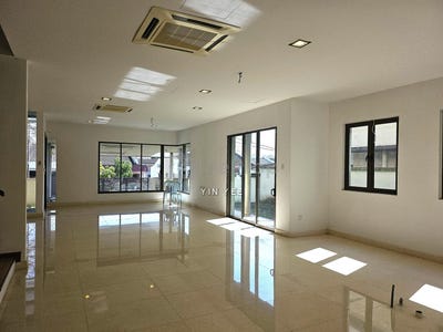 /international/my/jalan-24-bandar-kinrara-puchong-selangor-370120545382/