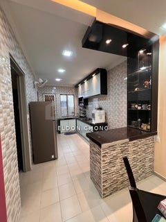 /international/my/off-jalan-semenyih-semenyih-selangor-370120506304/