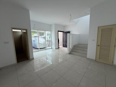 /international/my/jalan-semenyih-semenyih-selangor-370120506614/