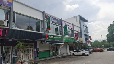 /international/my/jalan-prima-1-puchong-selangor-370120494383/