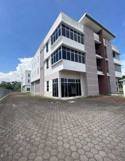 /international/my/batu-caves-selangor-370120480233/