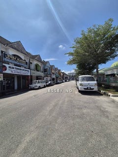 /international/my/parit-perak-370120289947/