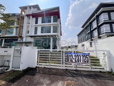 /international/my/jalan-15-23-shah-alam-selangor-370120443454/