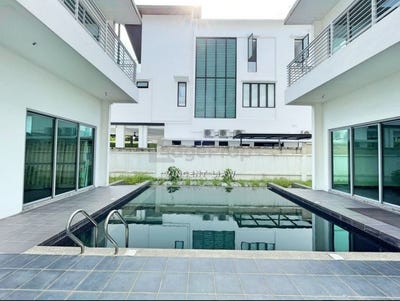 /international/my/jalan-rektor-u1-7-section-u1-saujana-glenmarie-selangor-370120384242/