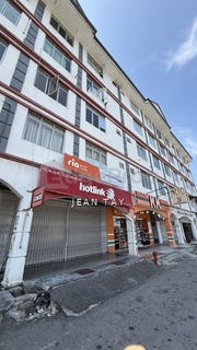 /international/my/ayer-keroh-melaka-370120441094/