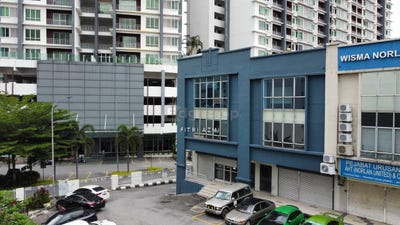 /international/my/ampang-hilir-kuala-lumpur-370120272335/