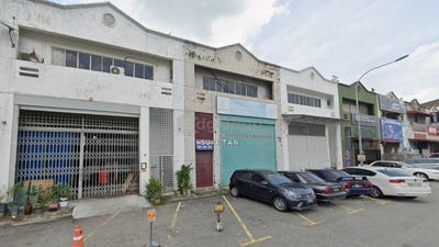 /international/my/batu-caves-selangor-370120272500/