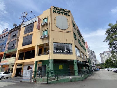 /international/my/jalan-pju-6a-3a-petaling-jaya-selangor-370120480529/