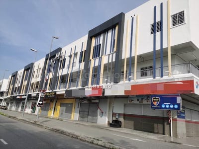 /international/my/batu-berendam-melaka-370120270047/