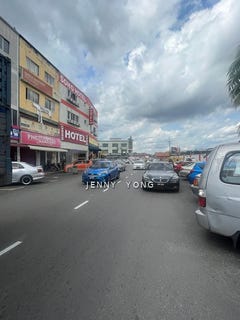 /international/my/j-semenyih-selangor-370120494567/