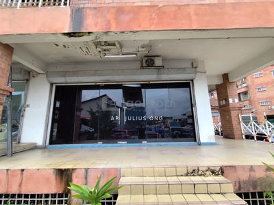 /international/my/jalan-indah-2-4-taman-universiti-indah-seri-kembangan-selangor-370120480637/
