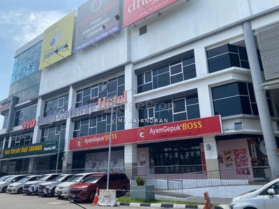 /international/my/bangi-selangor-370120494642/