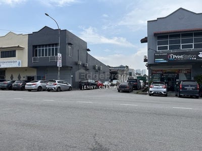 /international/my/seri-kembangan-selangor-370120442171/