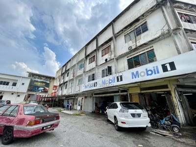 /international/my/balakong-selangor-370120274769/
