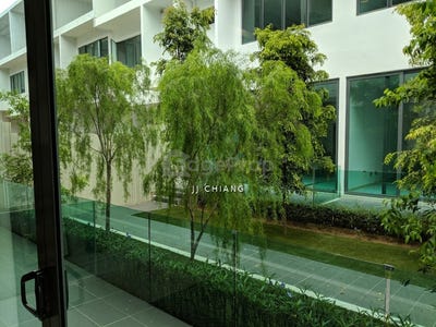 /international/my/jalan-npt-puchong-selangor-370120494851/