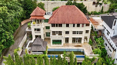 /international/my/kenny-hills-bukit-tunku-kuala-lumpur-370120398807/