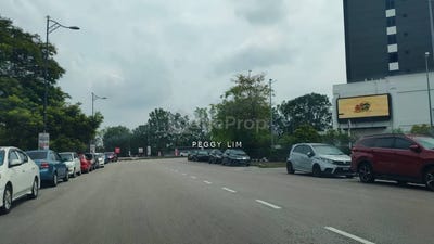 /international/my/ayer-keroh-melaka-370120380310/