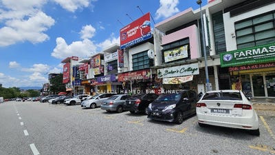 /international/my/shah-alam-selangor-370120437692/