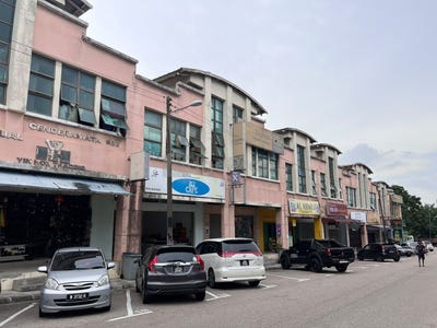 /international/my/ulu-tiram-johor-370120441957/