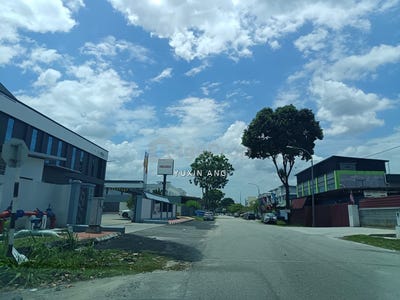 /international/my/j-bandar-puncak-alam-selangor-370120399177/