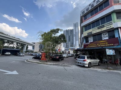 /international/my/jalan-balakong-balakong-selangor-370120391488/