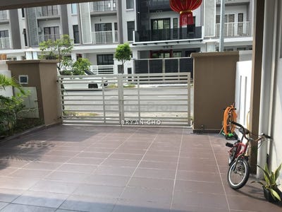 /international/my/jalan-abadi-off-jalan-pulau-meranti-puchong-south-selangor-370120441329/