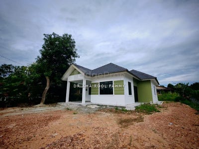 /international/my/jalan-anggerik-kg-dato-ibrahim-majid-simpang-renggam-benut-johor-370120332763/