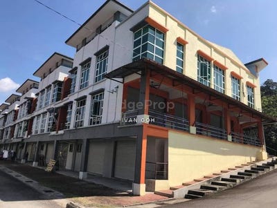 /international/my/ayer-keroh-melaka-370120390197/
