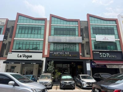 /international/my/johor-bahru-johor-johor-bahru-johor-370120596871/
