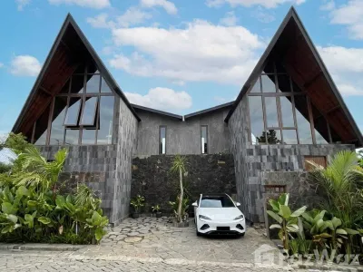 /international/id/banjar-nagasari-lumbung-kauh-kel-selemadeg-barat-tabanan-82164-indonesia-tabanan-sulawesi-tengah-340107068156/