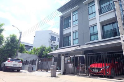 /international/th/89-18-soi-พระรามที่-2-soi-33-rama-2-rd-bang-mot-chom-thong-bangkok-10150-tha-bang-mot-bangkok-340106662459/?lang=id