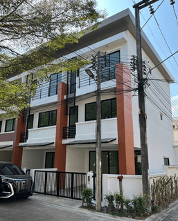 /international/th/phuket-at-town-1-phangnga-rd-talat-yai-mueang-phuket-phuket-83000-tha-talat-yai-phuket-province-340107948355/
