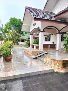/international/th/suksabai-1-restaurant-nong-kae-amphoe-hua-hin-prachuap-khiri-khan-province-77110-tha-nong-kae-si-sa-ket-340105612203/