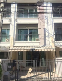/international/th/soi-muban-ban-klang-mueang-urbanion-srinagarindra-nong-bon-prawet-bangkok-10250-tha-nong-bon-bangkok-340105670339/