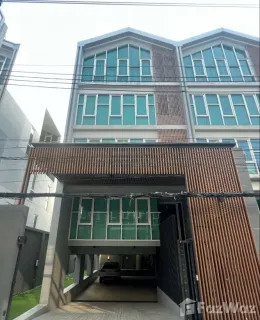 /international/th/chinese-omix-global-co-ltd-37-1-soi-wachiratham-sathit-51-bang-chak-phra-khanong-bangkok-10260-tha-bang-chak-bangkok-340105602932/